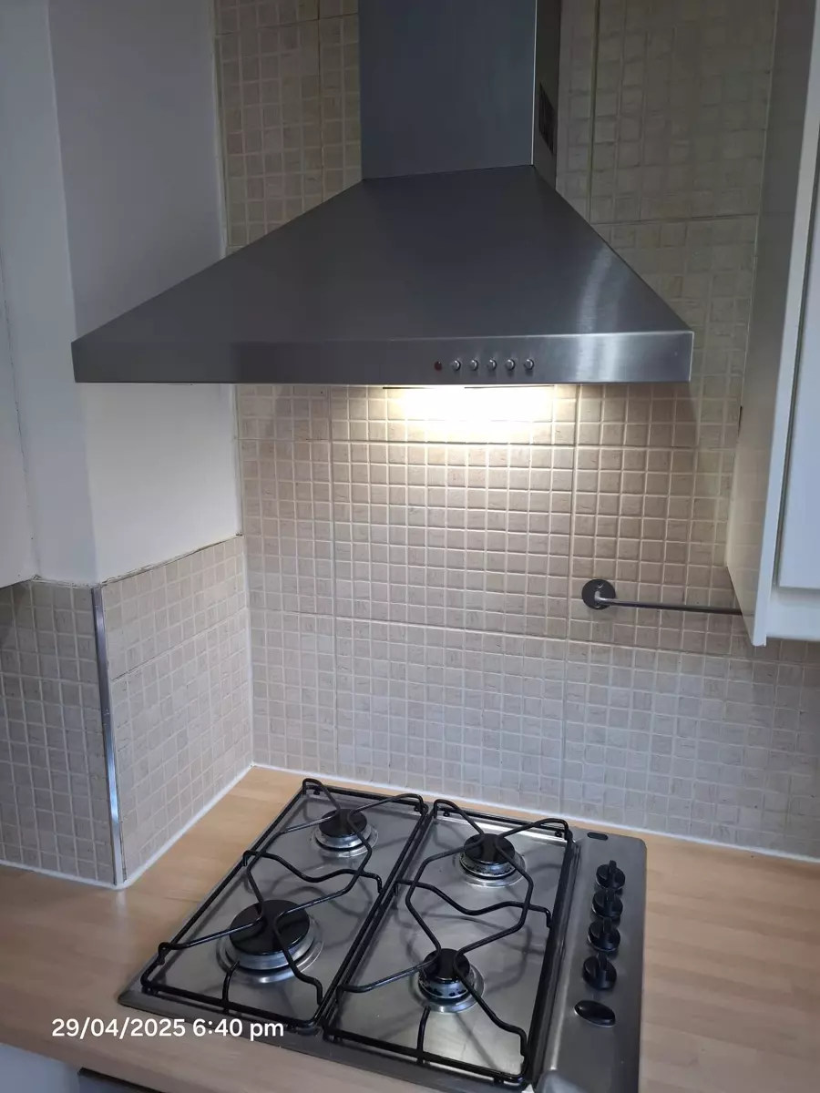 Stainless steel cooker hood repaired and installed
